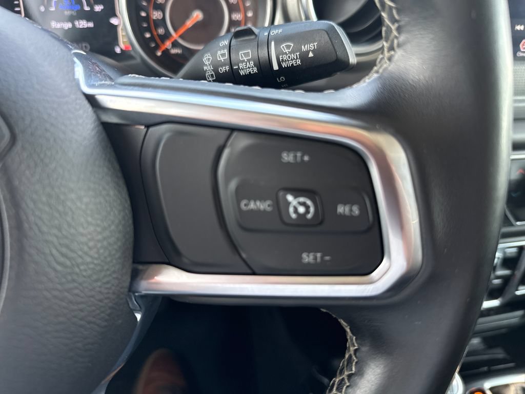 Used 2018 Jeep Wrangler Unlimited Sahara AWD/4WD image 17