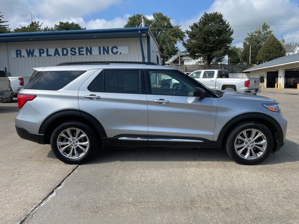 Used 2021 Ford Explorer XLT w/ Equipment Group 202A image 20