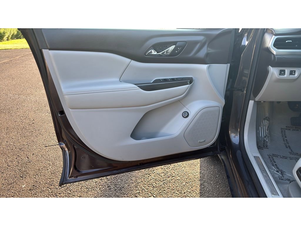Used 2017 GMC Acadia SLT image 30