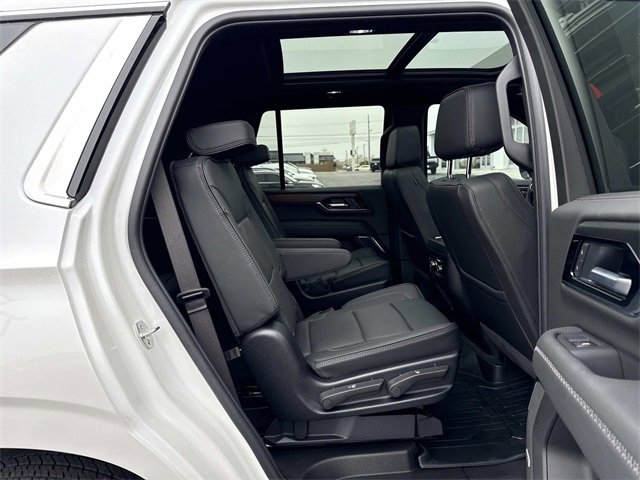 Used 2025 GMC Yukon Denali w/ Sun & Power Step Package image 16