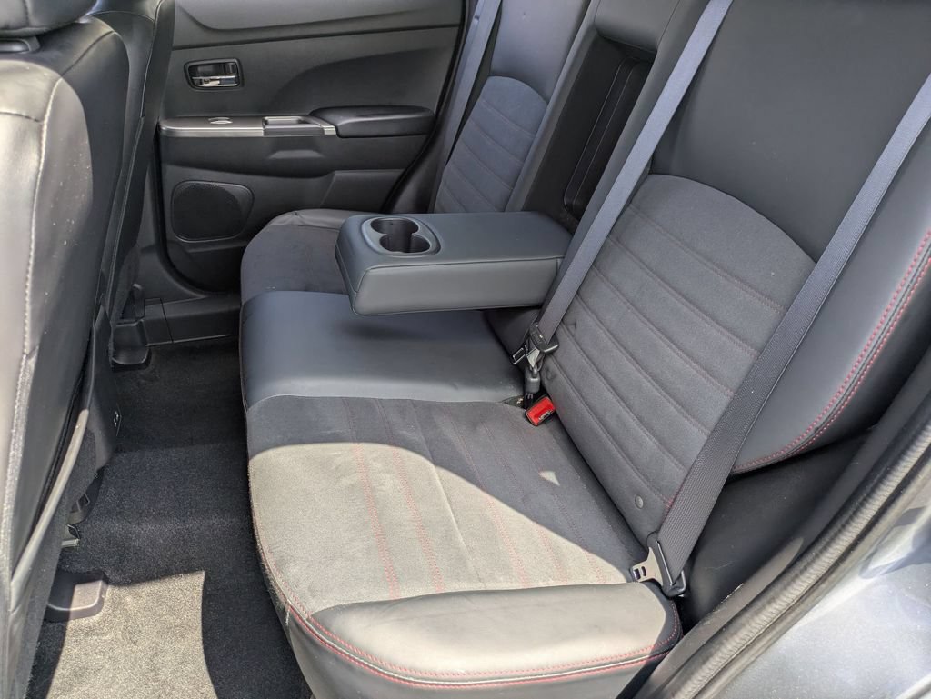 Used 2025 Mitsubishi Outlander Sport SE AWD/4WD image 25