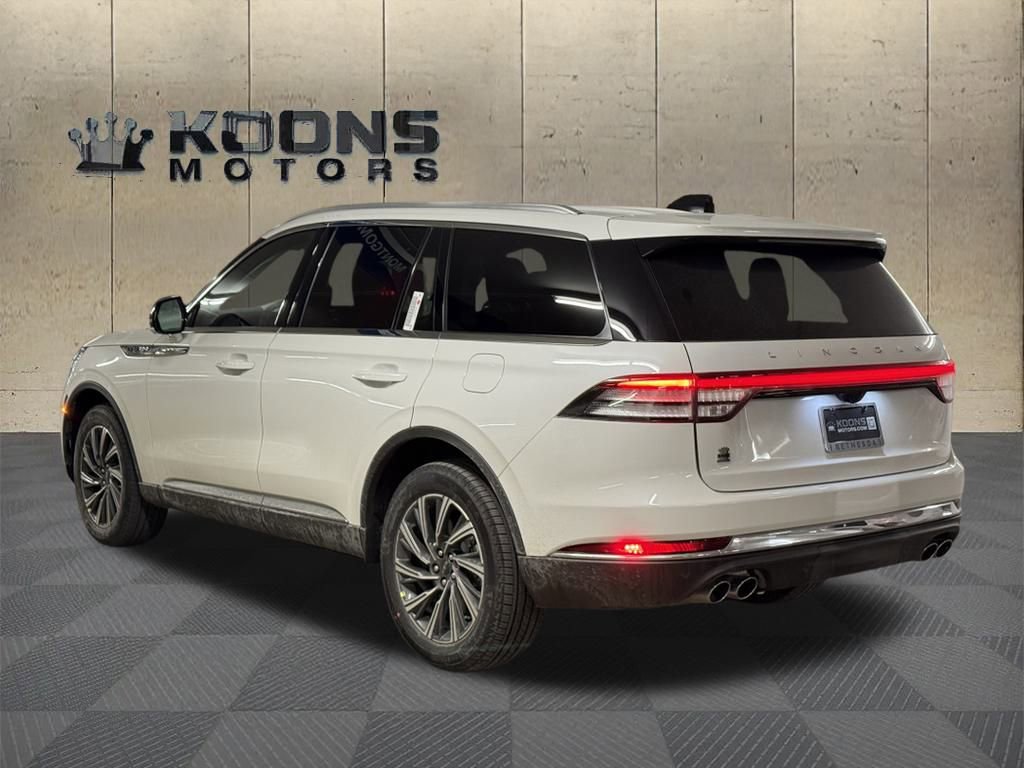 New 2026 Lincoln Aviator AWD image 3