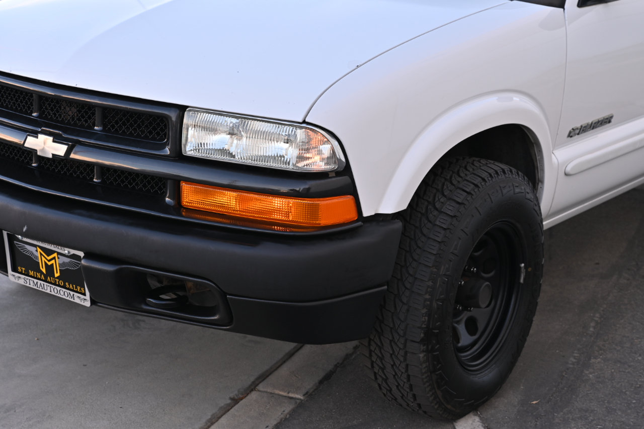 Used 2002 Chevrolet Blazer LS w/ Preferred Equipment Group AWD/4WD image 24