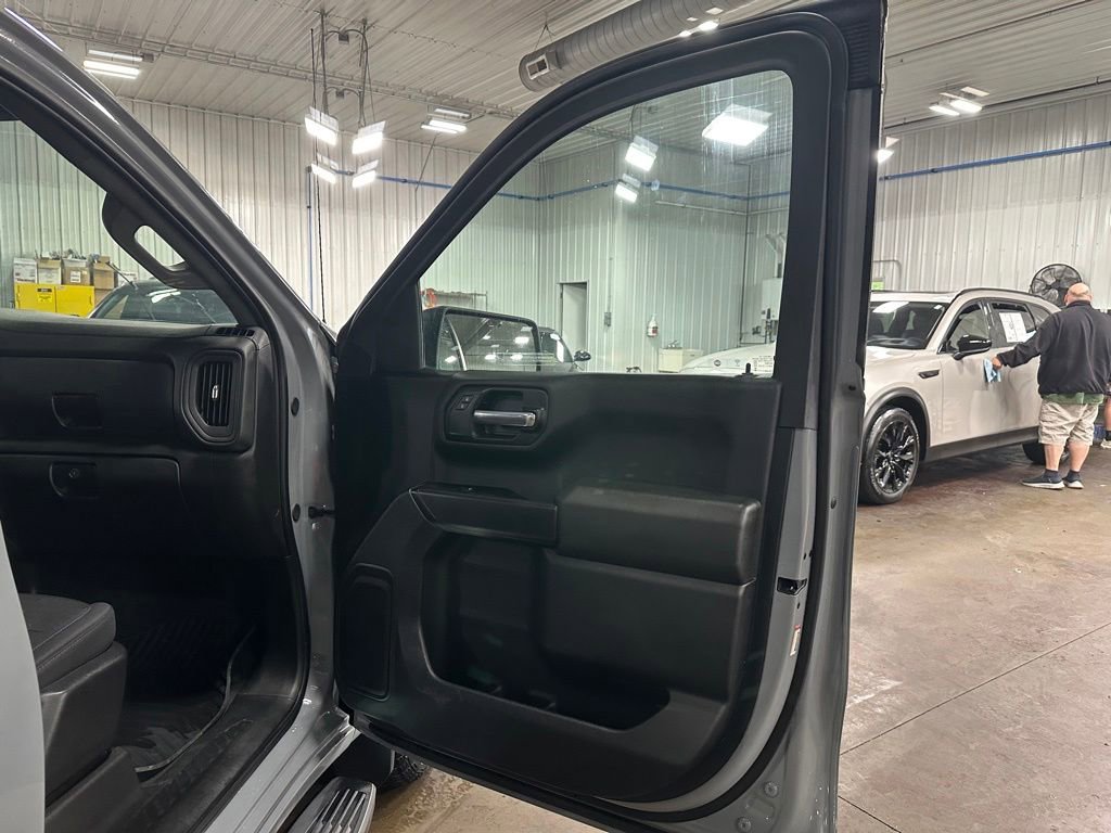Used 2024 Chevrolet Silverado 1500 Custom AWD/4WD image 28