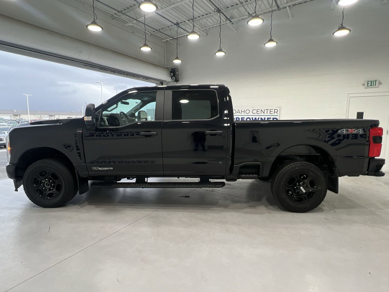 Used 2023 Ford F250 XL w/ STX Appearance Package image 5