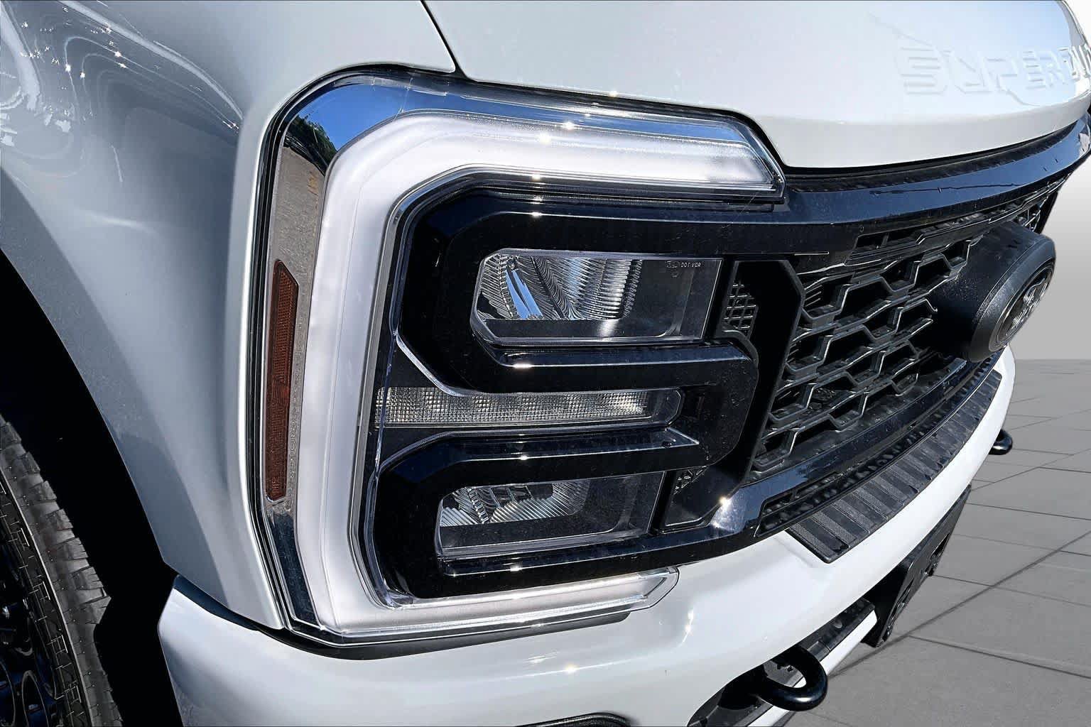 New 2026 Ford F250 XLT w/ XLT Premium Package AWD/4WD image 13