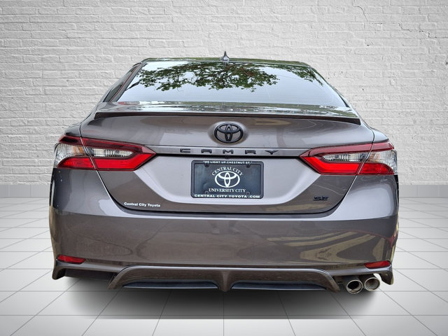 Used 2022 Toyota Camry SE w/ Carpet Mat Package (TMS) FWD image 5