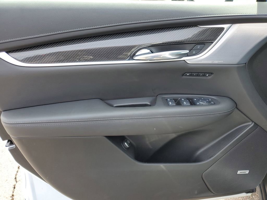Used 2025 Cadillac XT6 Sport w/ LPO, Floor Liner Package AWD/4WD image 20
