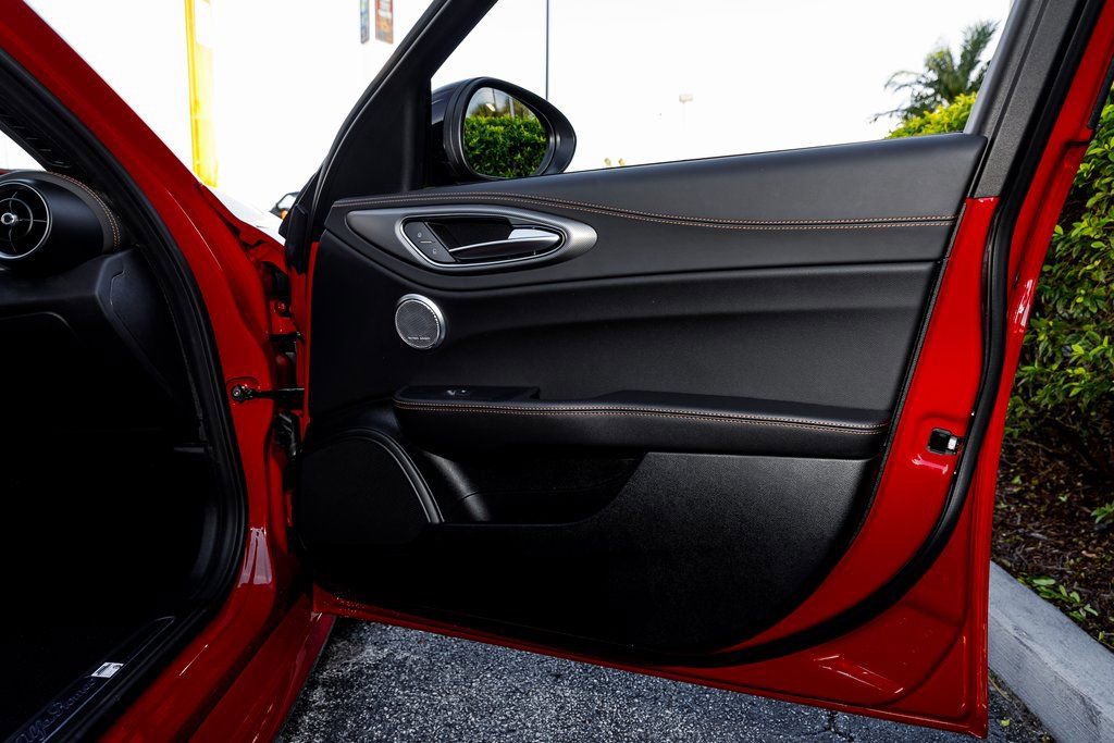 New 2025 Alfa Romeo Giulia w/ Driving Assist Package RWD image 39