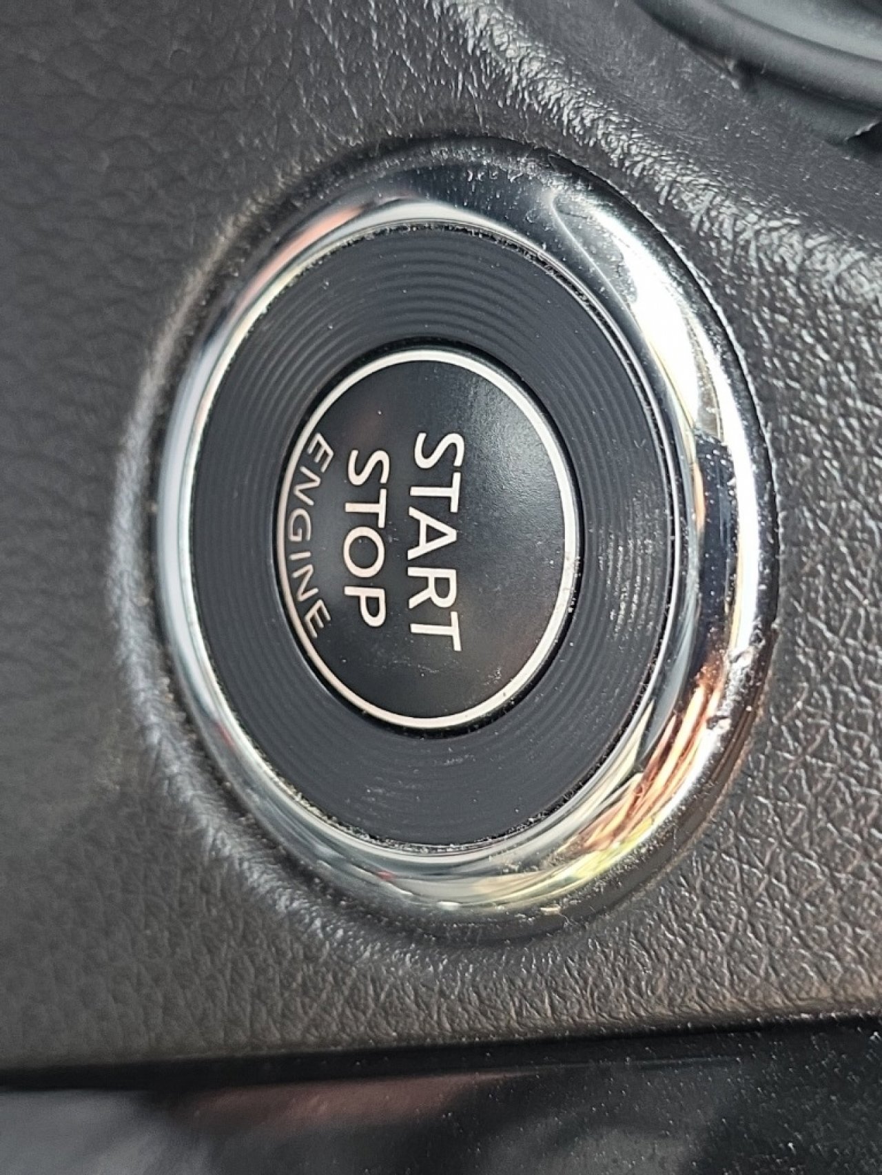 Used 2019 Nissan Rogue SV image 35