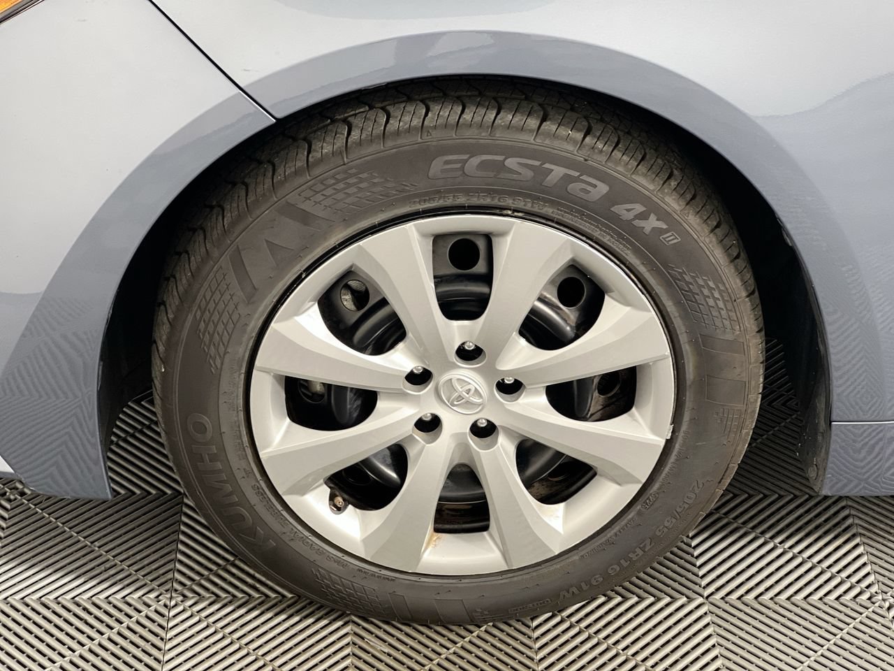 Used 2024 Toyota Corolla LE FWD image 11