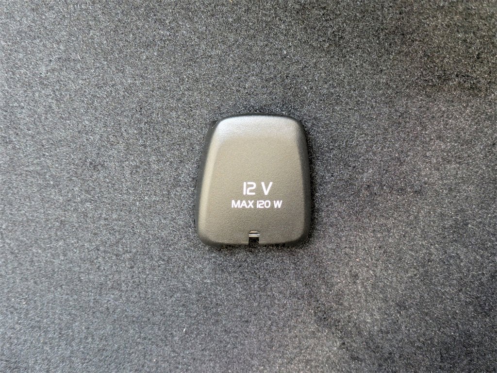 Used 2026 Volvo XC90 B6 Ultra w/ Lounge Package image 15