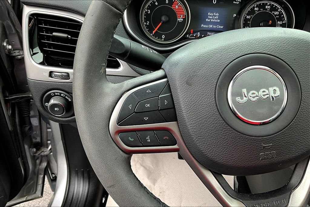 Used 2022 Jeep Cherokee Limited AWD/4WD image 11