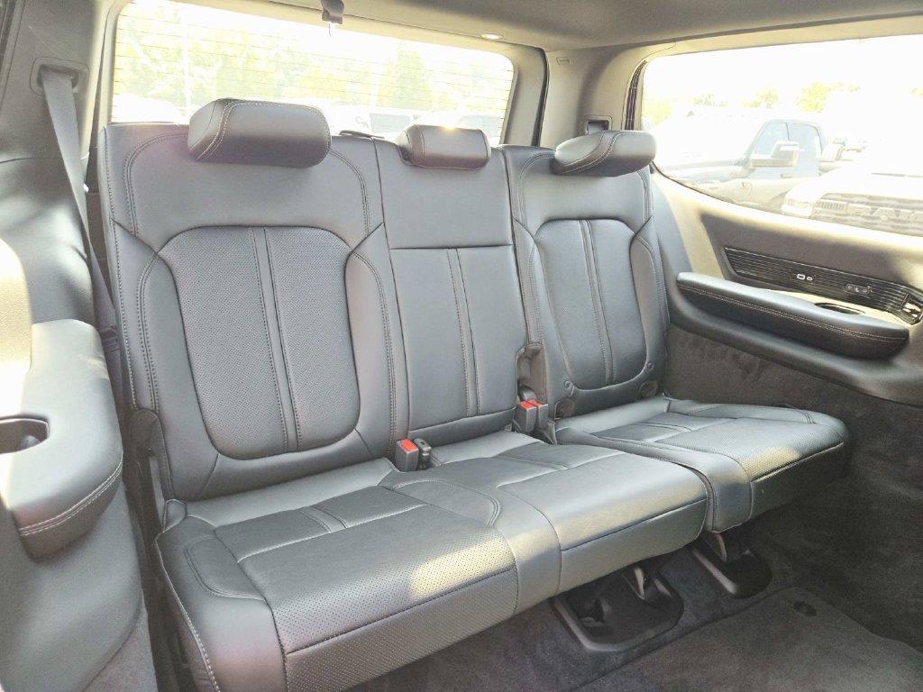 New 2026 Jeep Grand Wagoneer Summit AWD/4WD image 20