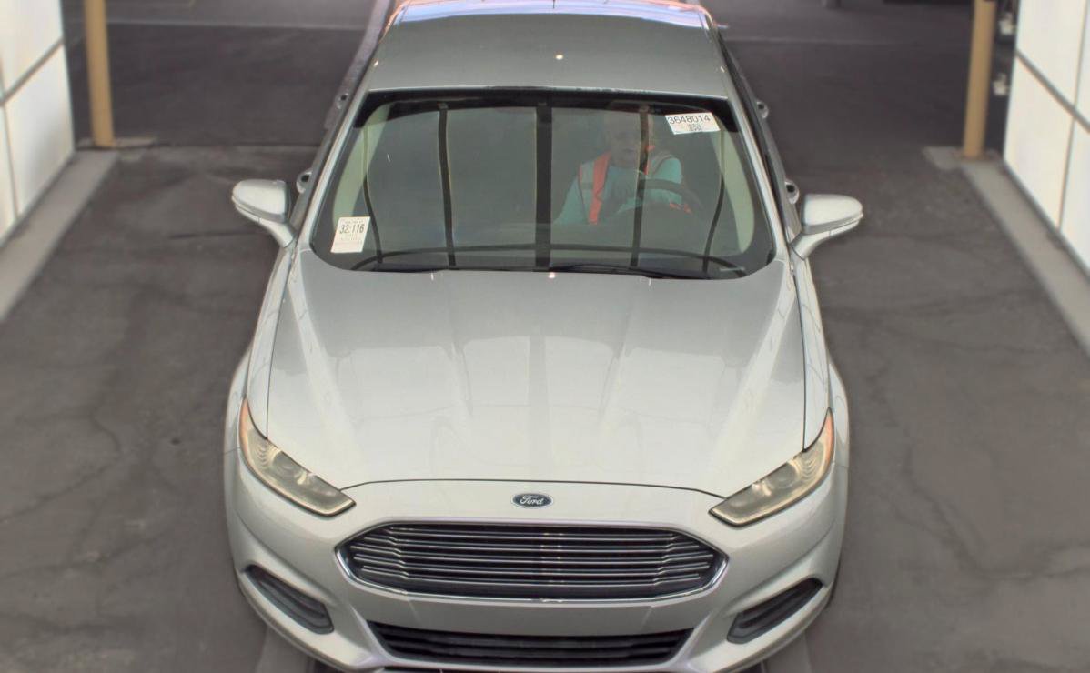 Used 2013 Ford Fusion SE FWD image 2