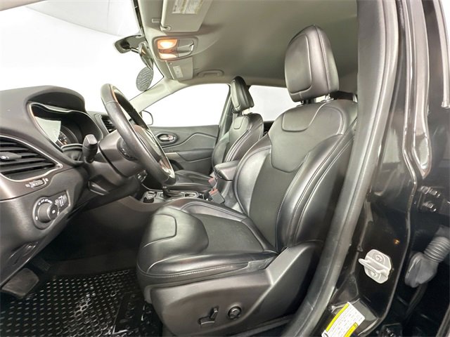 Used 2020 Jeep Cherokee Latitude Plus w/ Cold Weather Group image 18