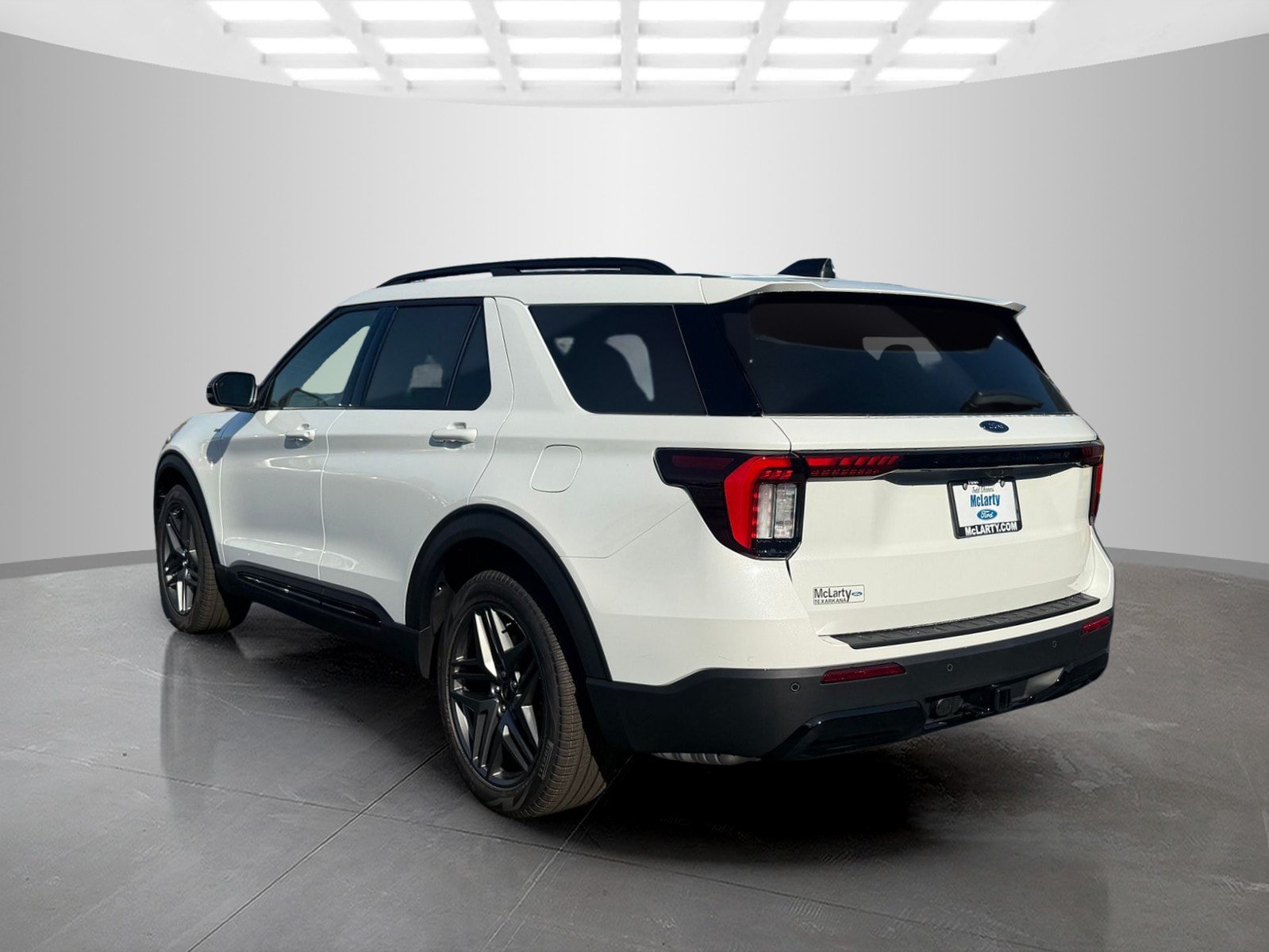 New 2026 Ford Explorer ST-Line w/ ST-Line Street Pack RWD image 5