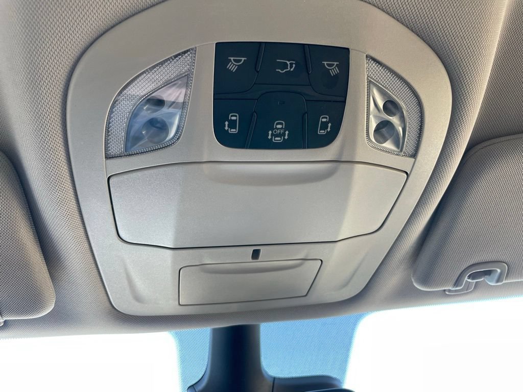 Used 2024 Chrysler Voyager LX FWD image 46