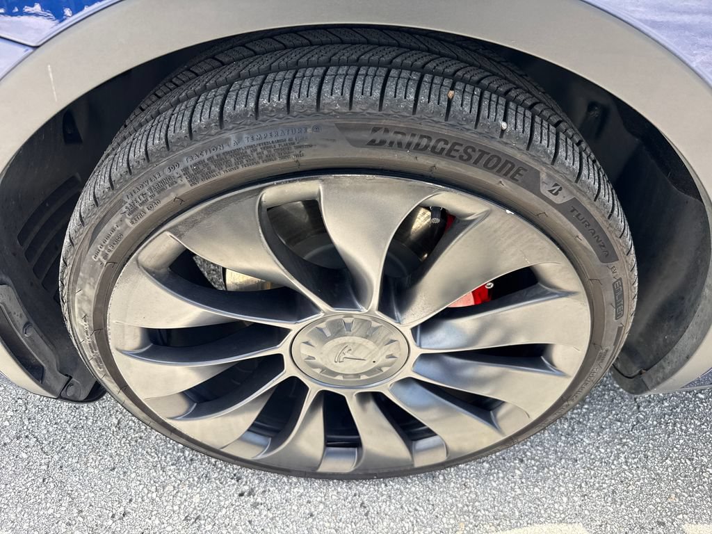 Used 2023 Tesla Model Y Performance AWD/4WD image 11