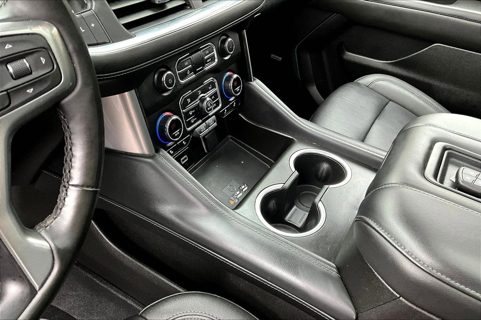 Used 2024 Chevrolet Tahoe Z71 w/ Luxury Package image 10
