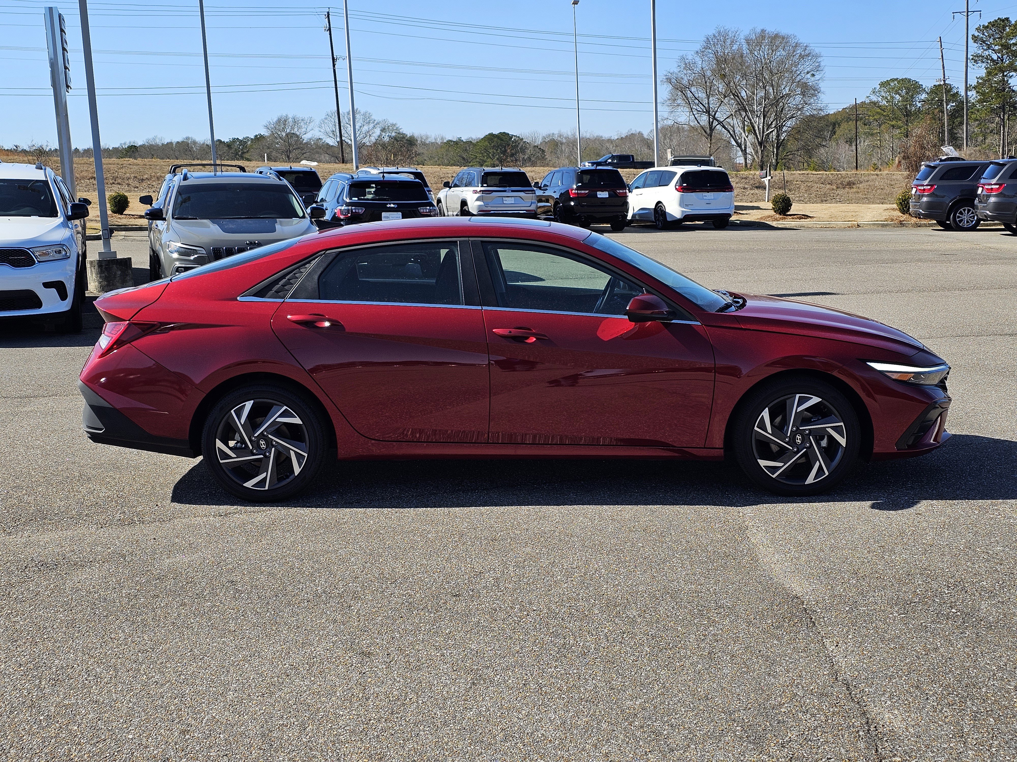 Used 2025 Hyundai Elantra SEL image 7