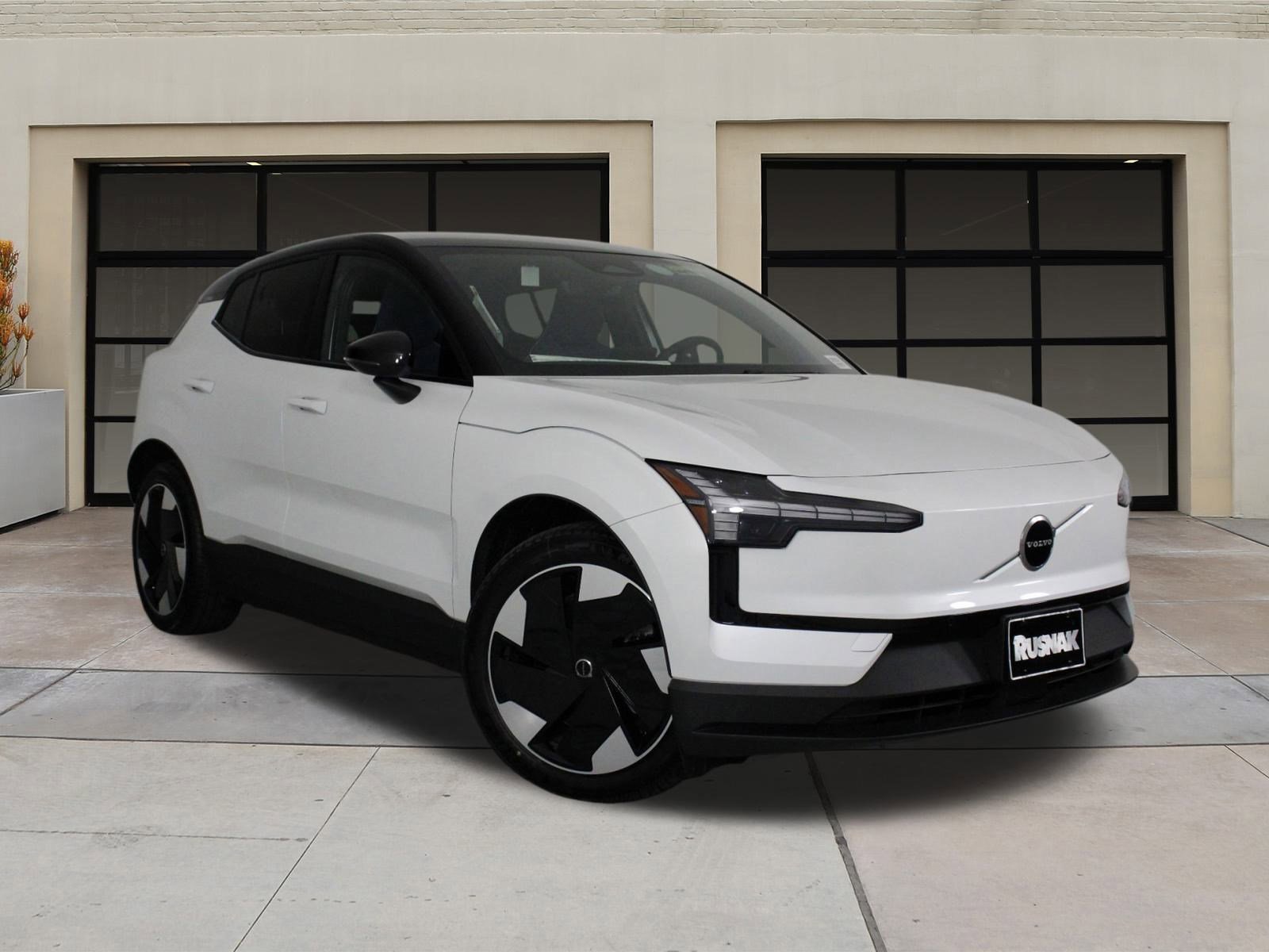 New 2025 Volvo EX30 Plus w/ Protection Package Premier image 18