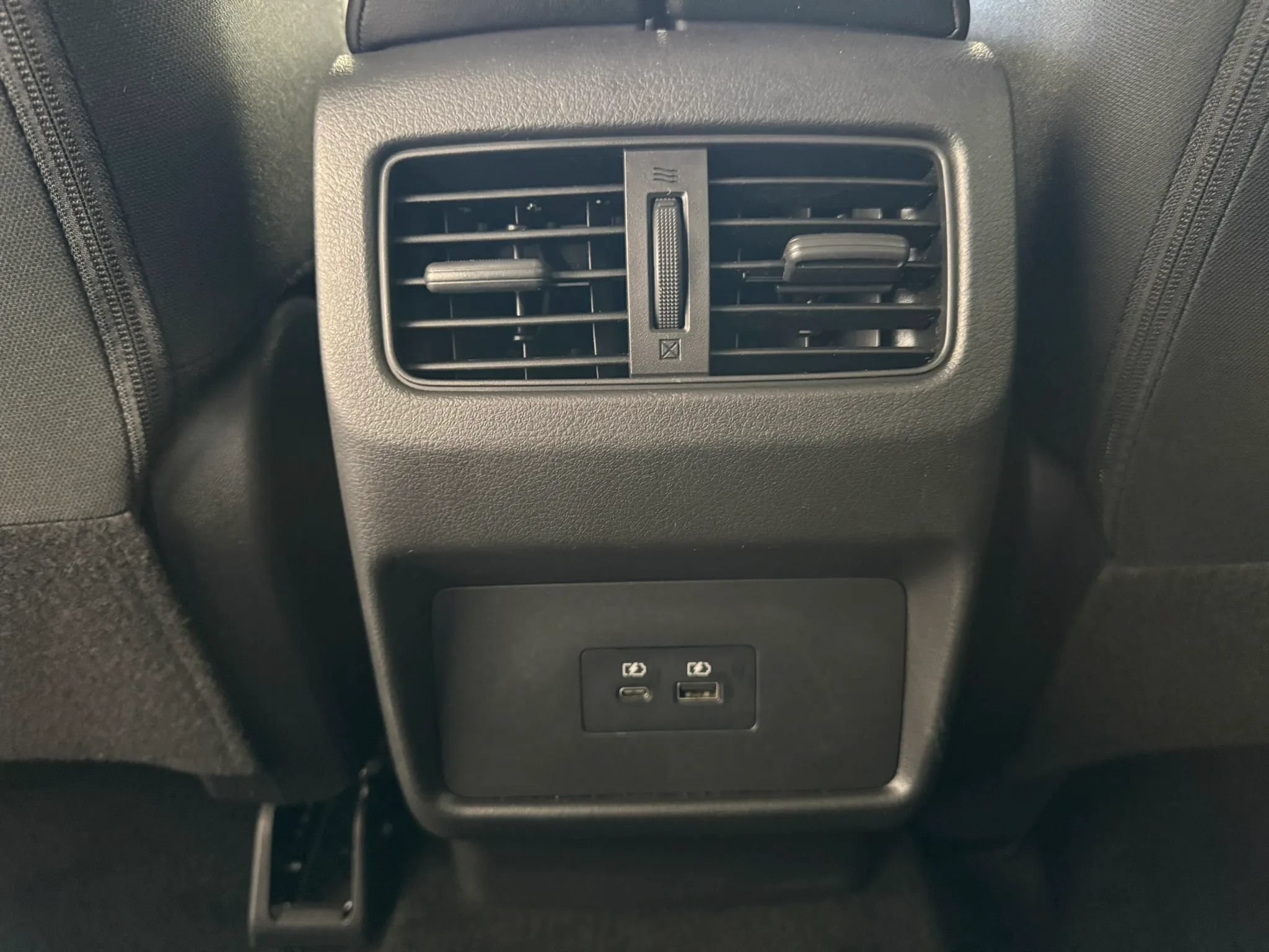 Used 2023 Nissan Rogue SV AWD/4WD image 32