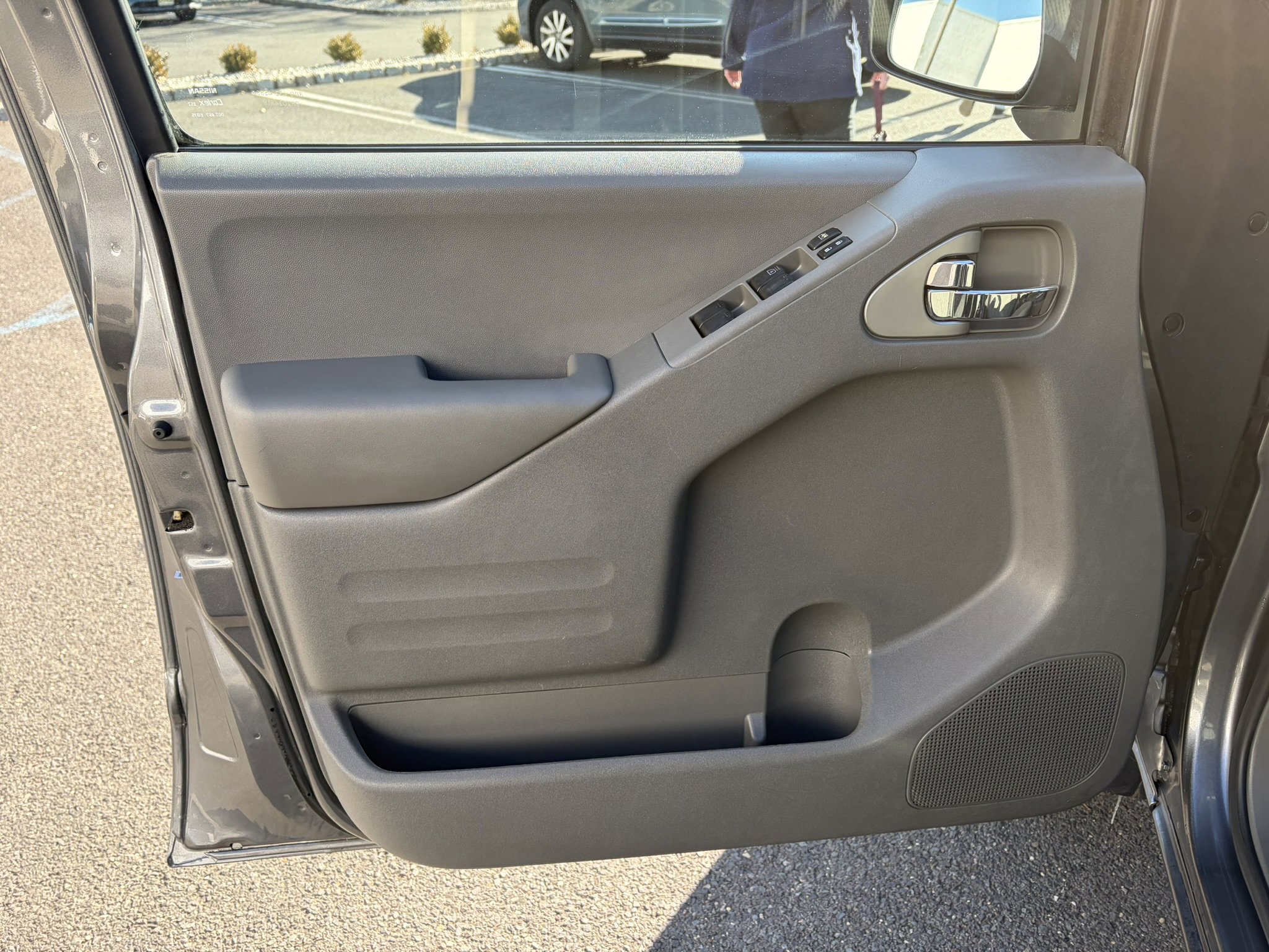 Used 2019 Nissan Frontier SV image 14