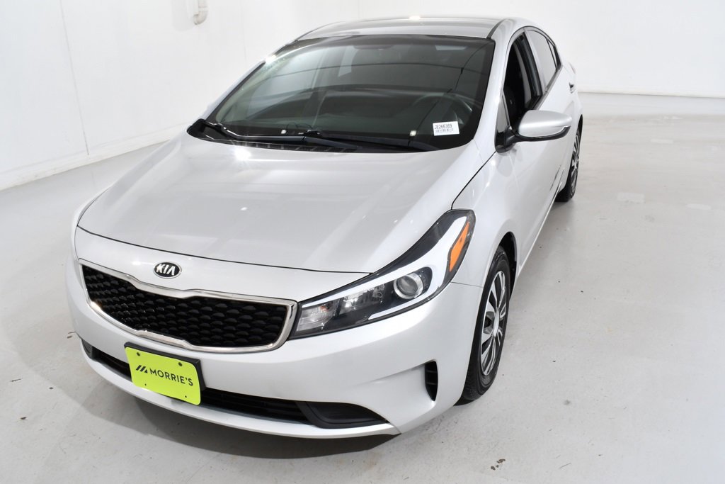 Used 2018 Kia Forte LX w/ LX Rear Camera Package image 2