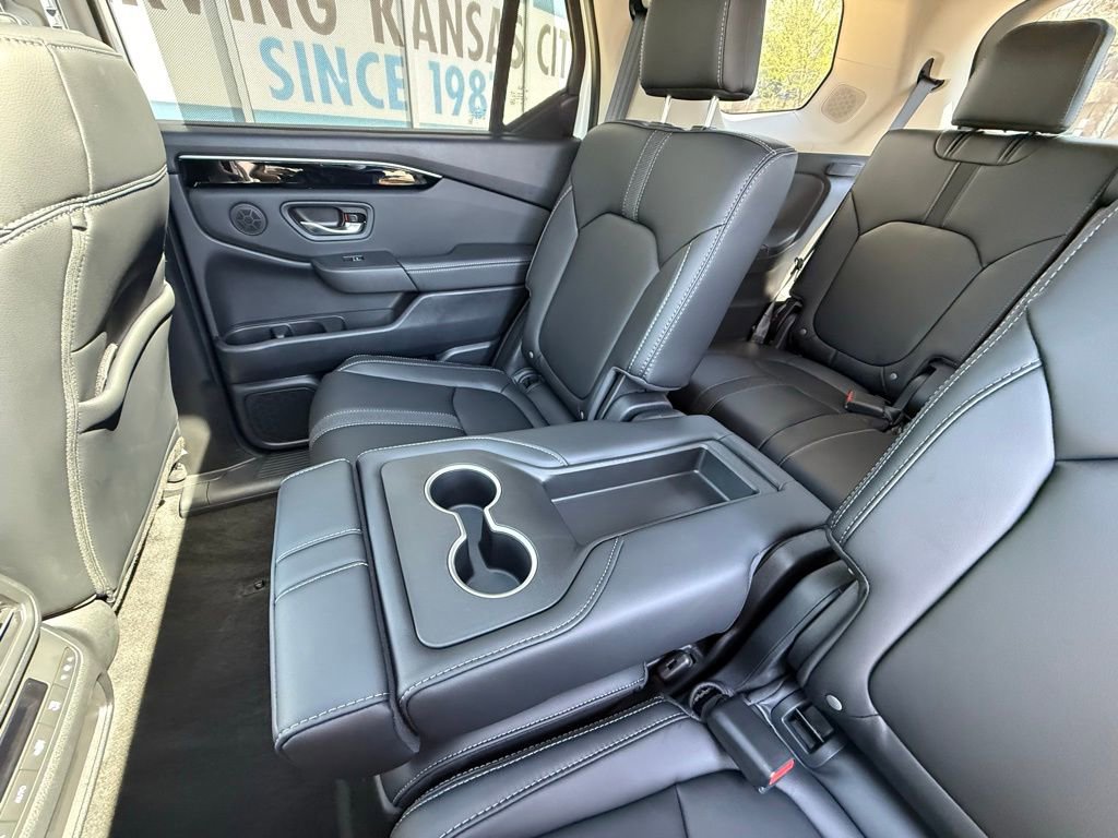 Used 2025 Honda Pilot Touring image 31