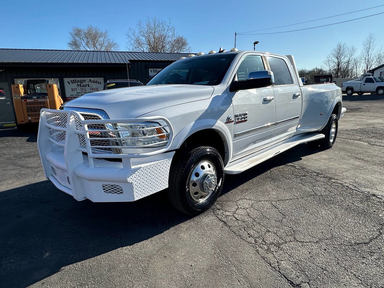 Used 2014 RAM 3500 Laramie image 1