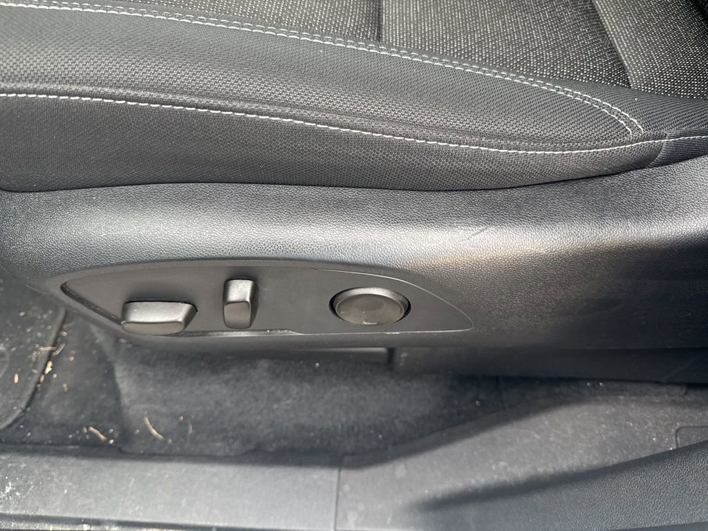 Used 2024 Chevrolet Traverse LT image 13