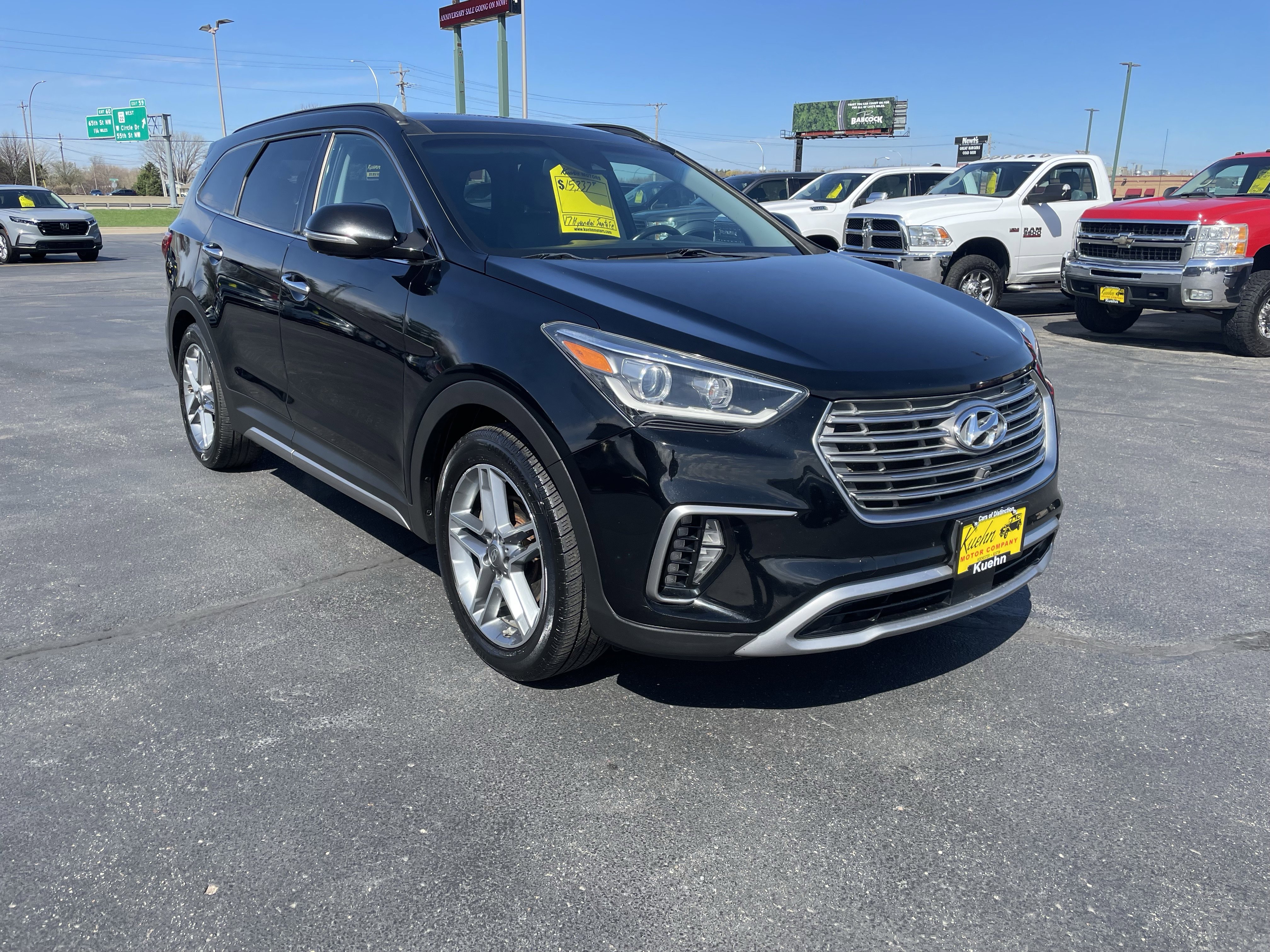 Used 2017 Hyundai Santa Fe Limited AWD/4WD image 2