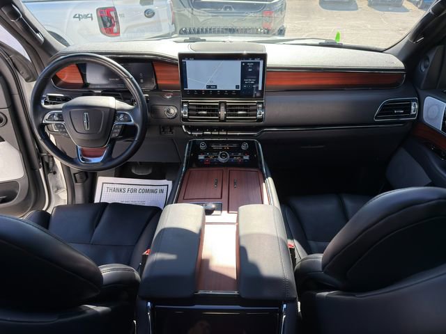 Used 2024 Lincoln Navigator L Reserve image 18