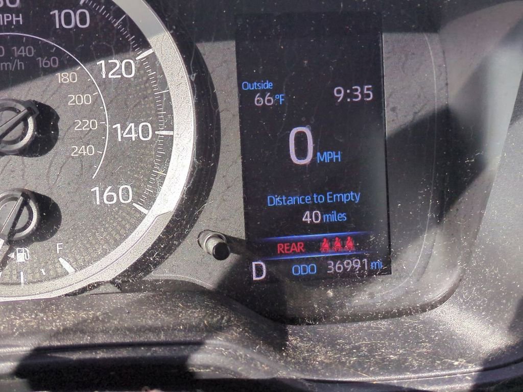 Certified 2022 Toyota Corolla LE image 25