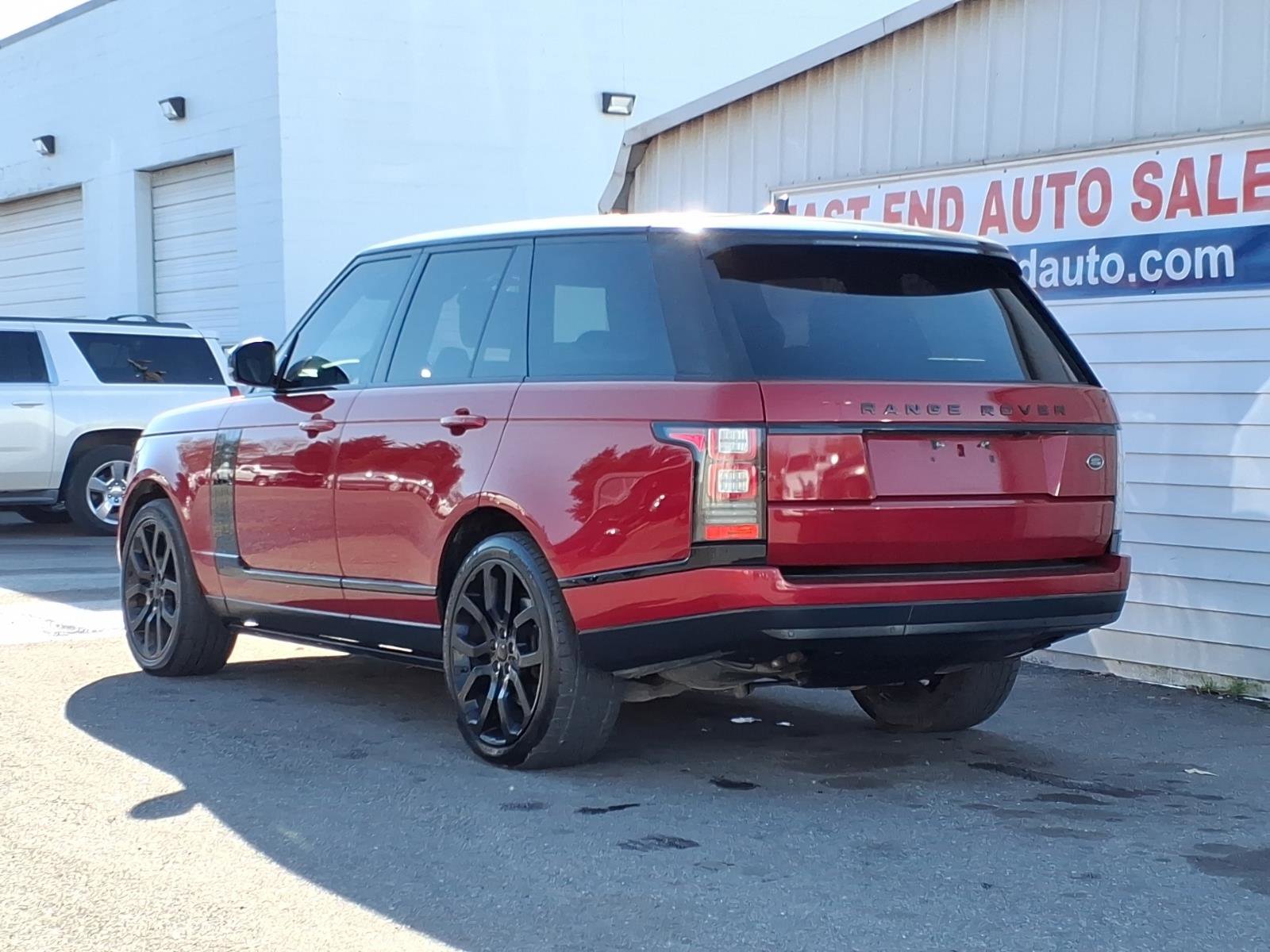 Used 2015 Land Rover Range Rover HSE image 3