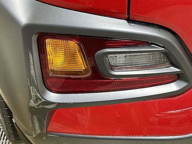 Used 2021 Hyundai Kona Limited AWD/4WD image 32