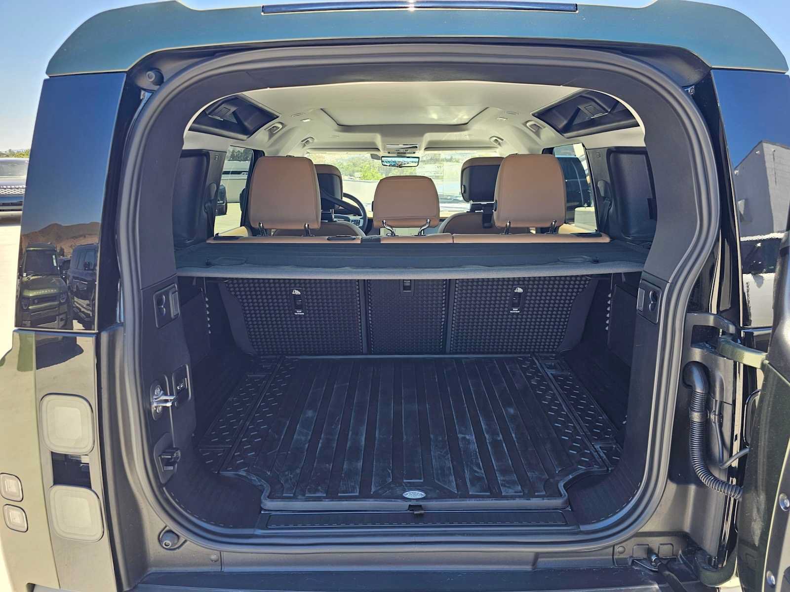 New 2026 Land Rover Defender 110 S AWD/4WD image 14