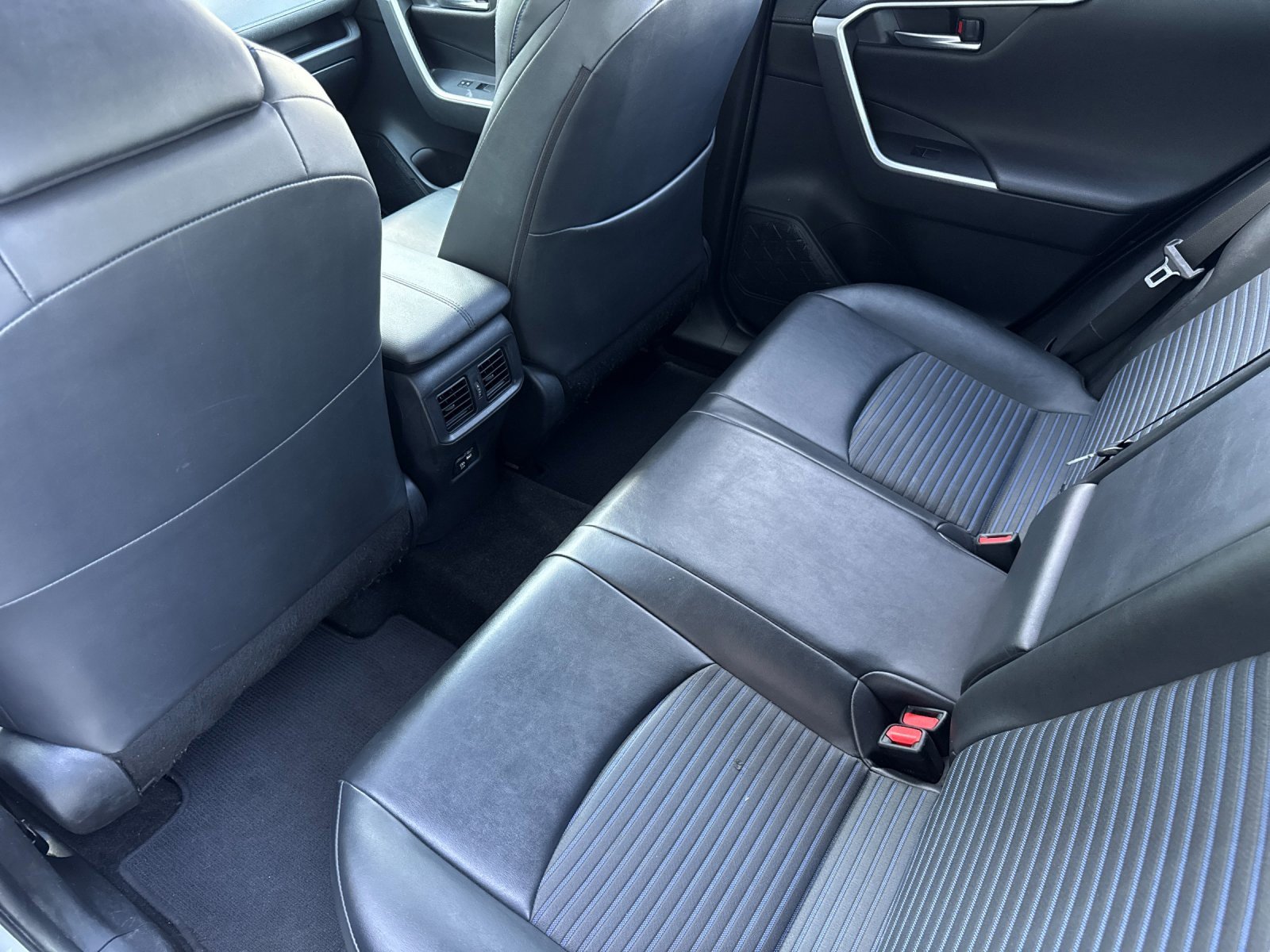 Used 2019 Toyota RAV4 XSE image 12