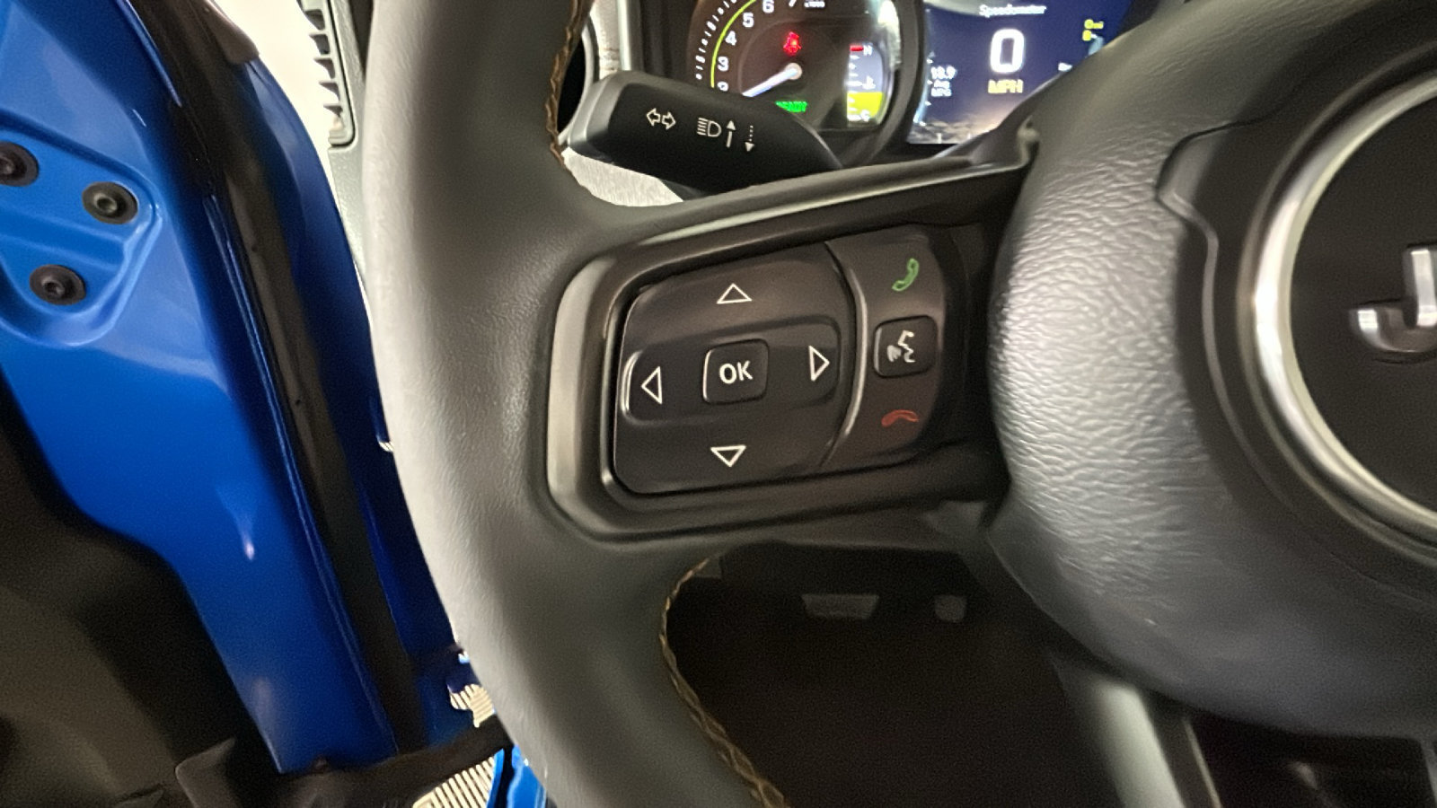 Used 2024 Jeep Wrangler Unlimited w/ Convenience Group AWD/4WD image 18