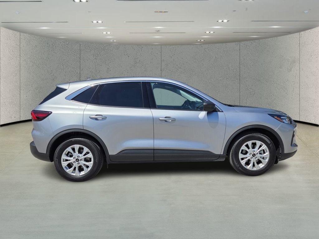 Used 2024 Ford Escape Active image 2