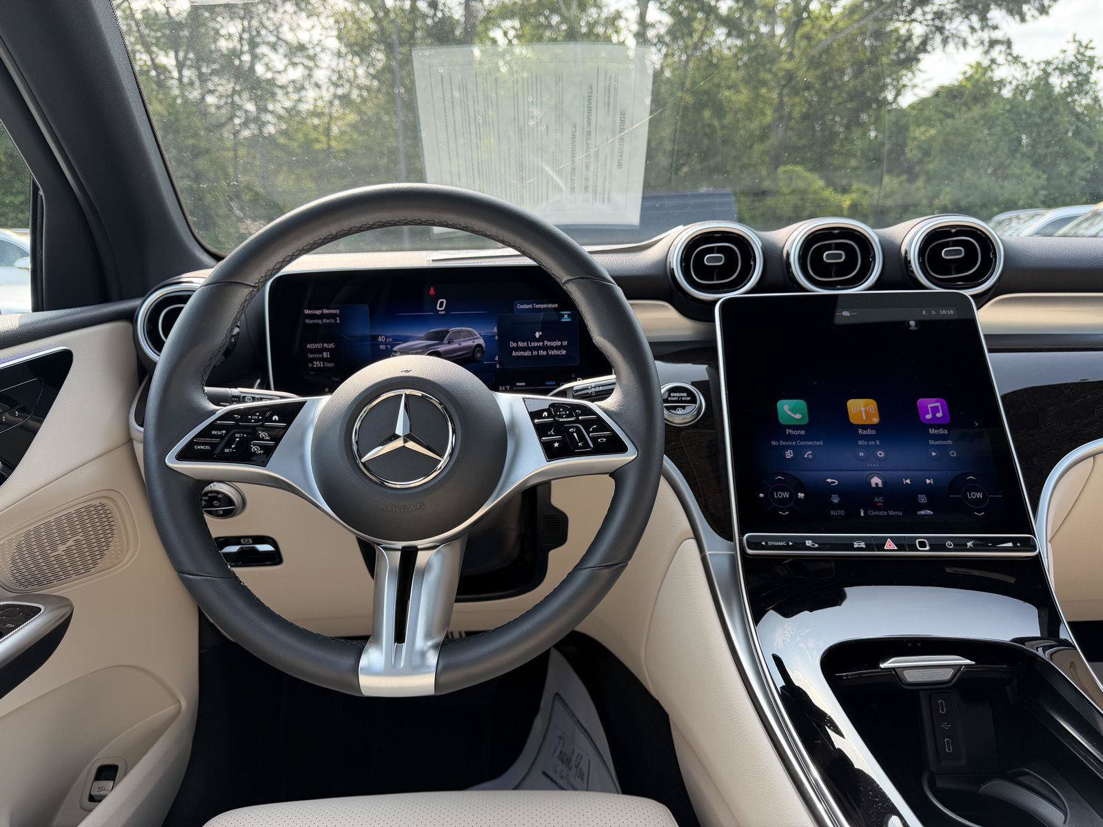 Used 2025 Mercedes-Benz GLC 300 4MATIC image 19