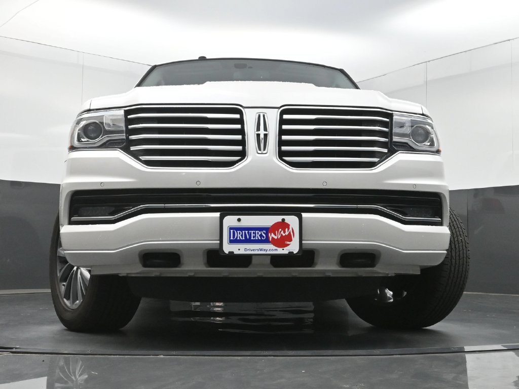 Used 2017 Lincoln Navigator Select RWD image 25
