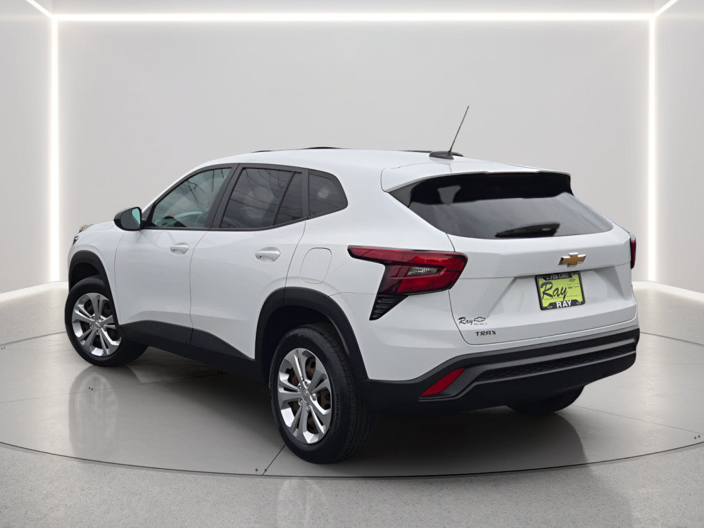 Certified 2024 Chevrolet Trax LS FWD image 17