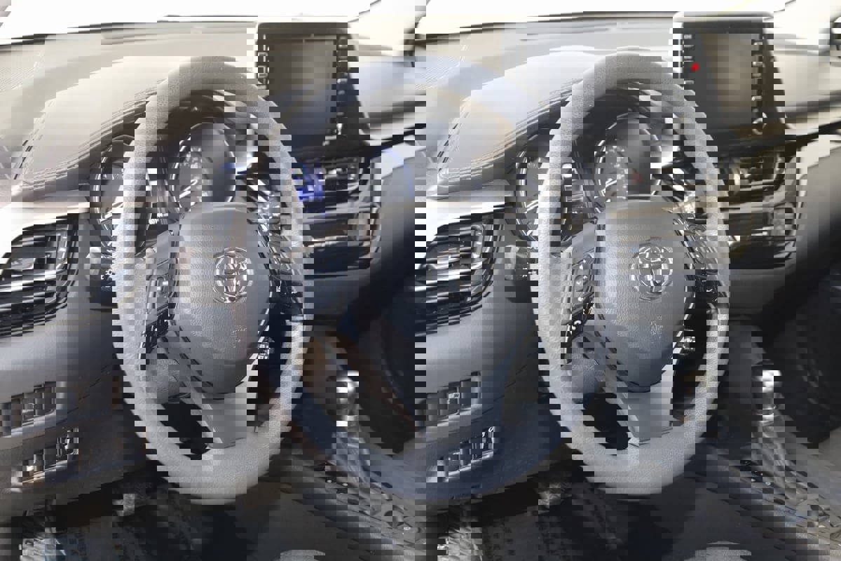 Used 2021 Toyota C-HR LE image 6