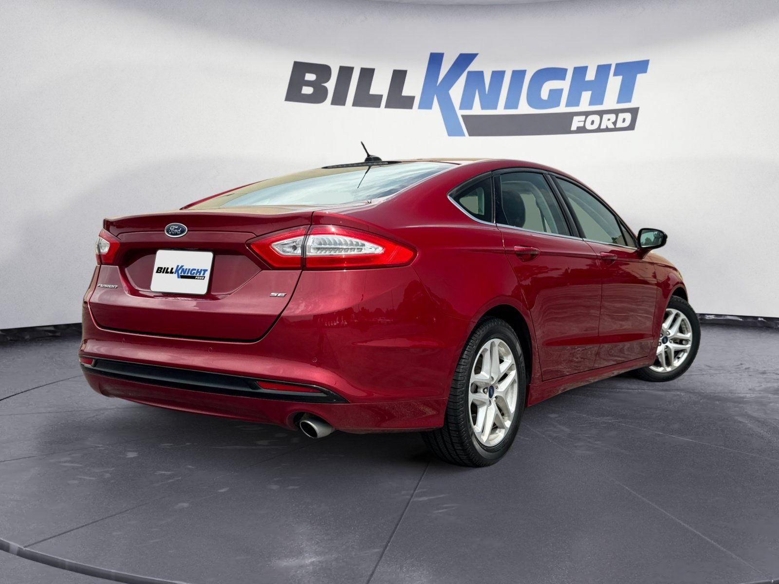 Used 2015 Ford Fusion SE FWD image 5