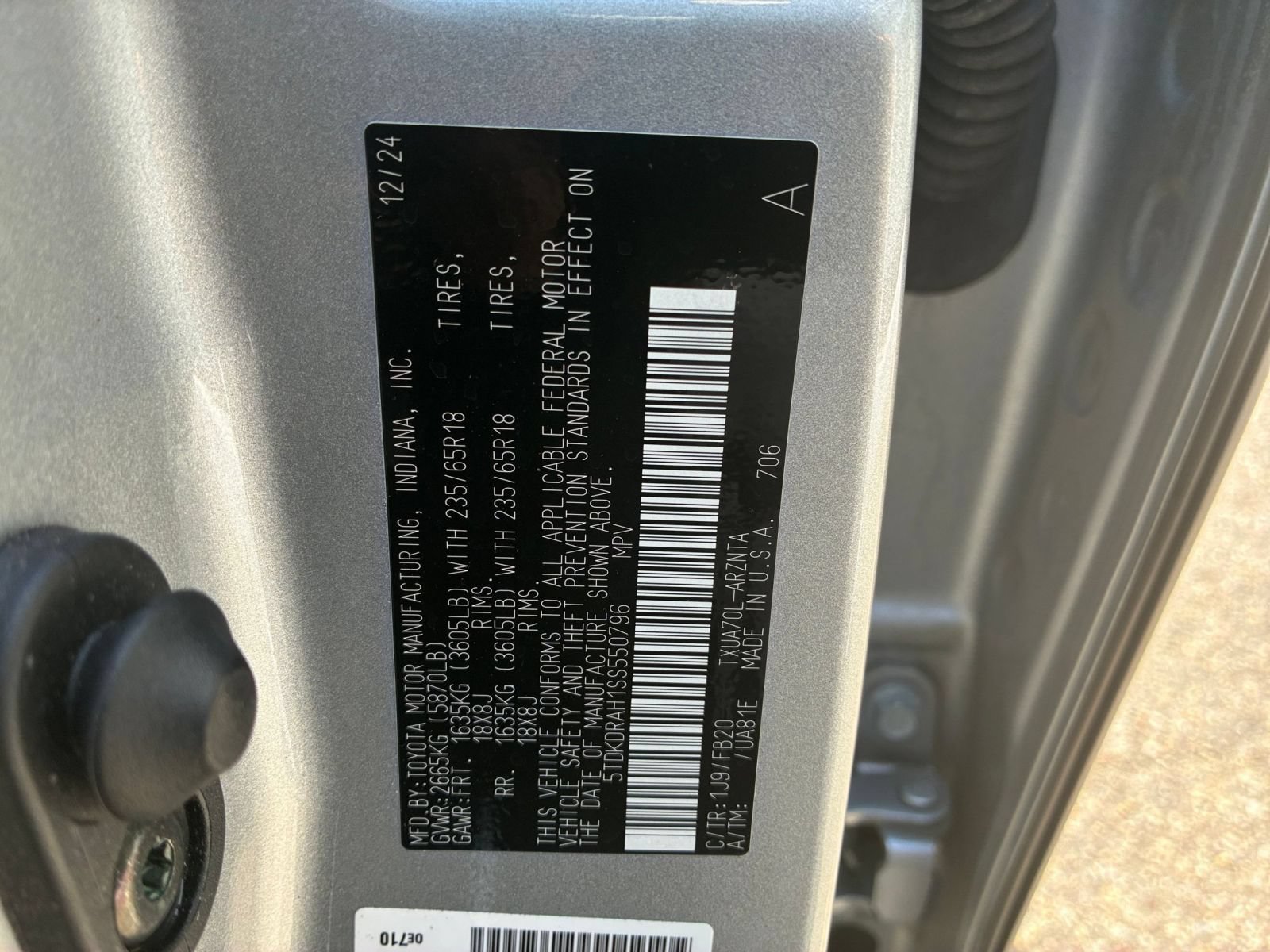 Used 2025 Toyota Highlander LE FWD image 25