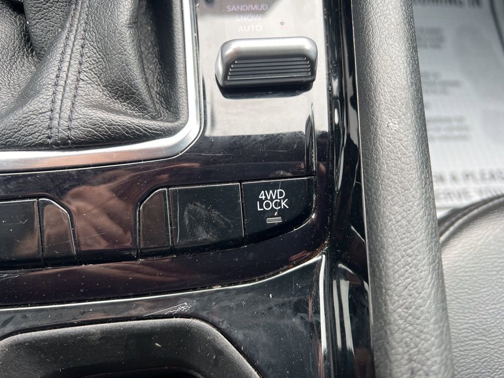 Used 2025 Jeep Compass Limited image 23