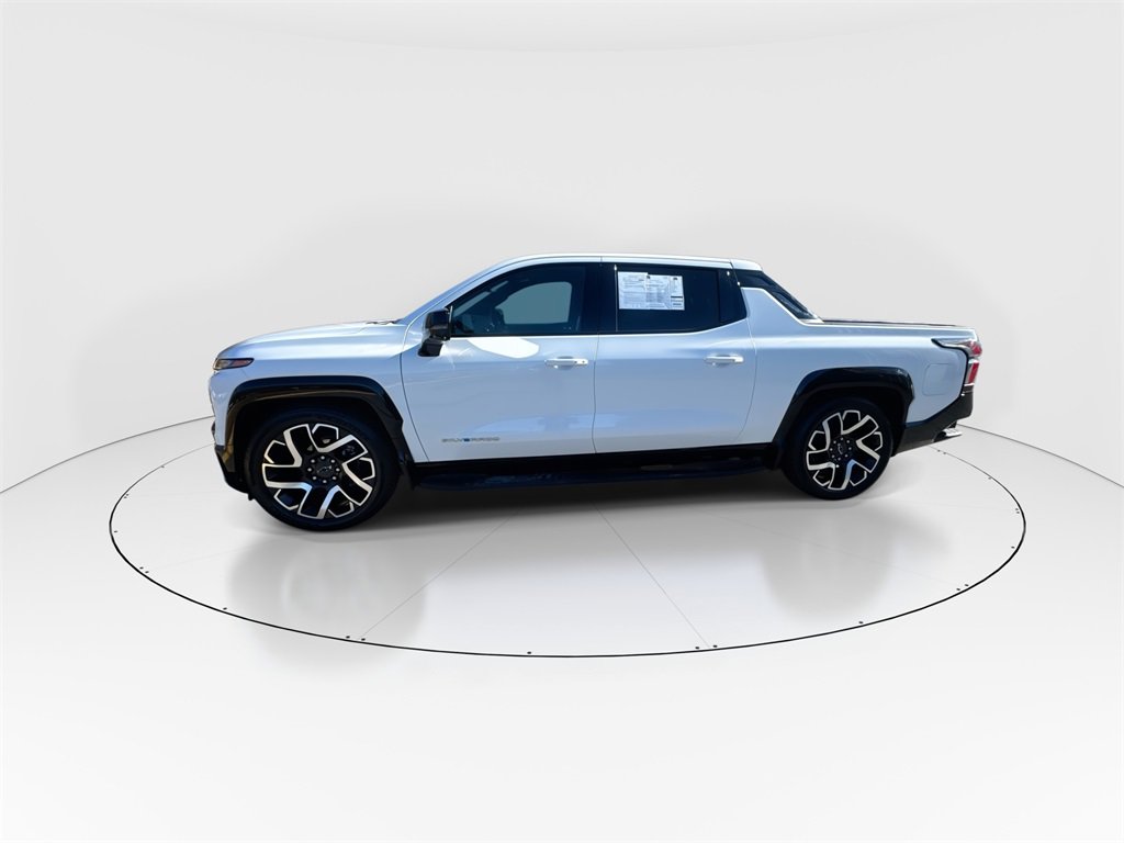 Used 2024 Chevrolet Silverado EV RST image 5