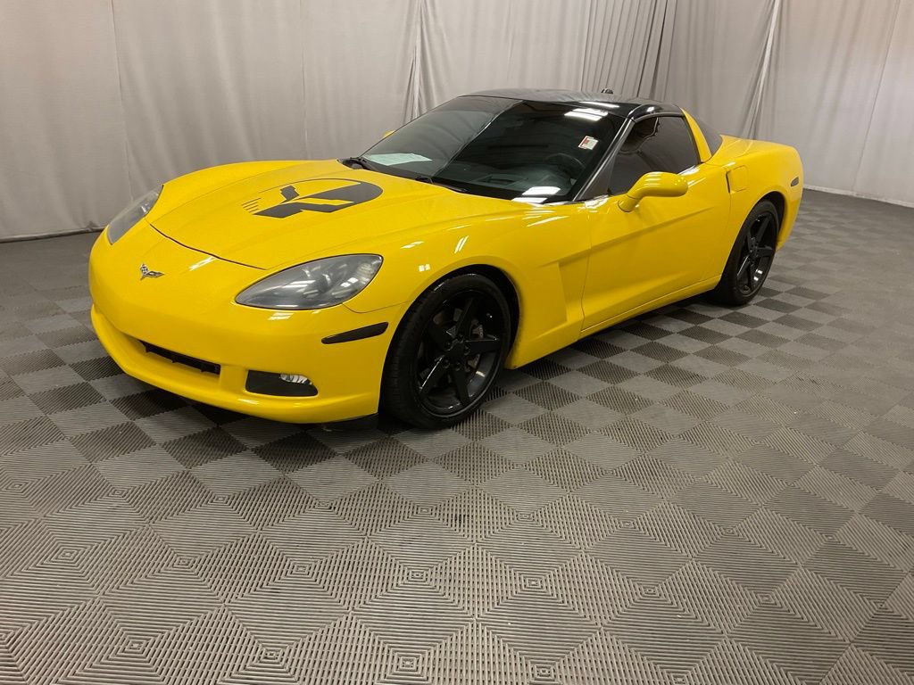 Used 2005 Chevrolet Corvette Coupe w/ Preferred Equipment Group RWD image 13